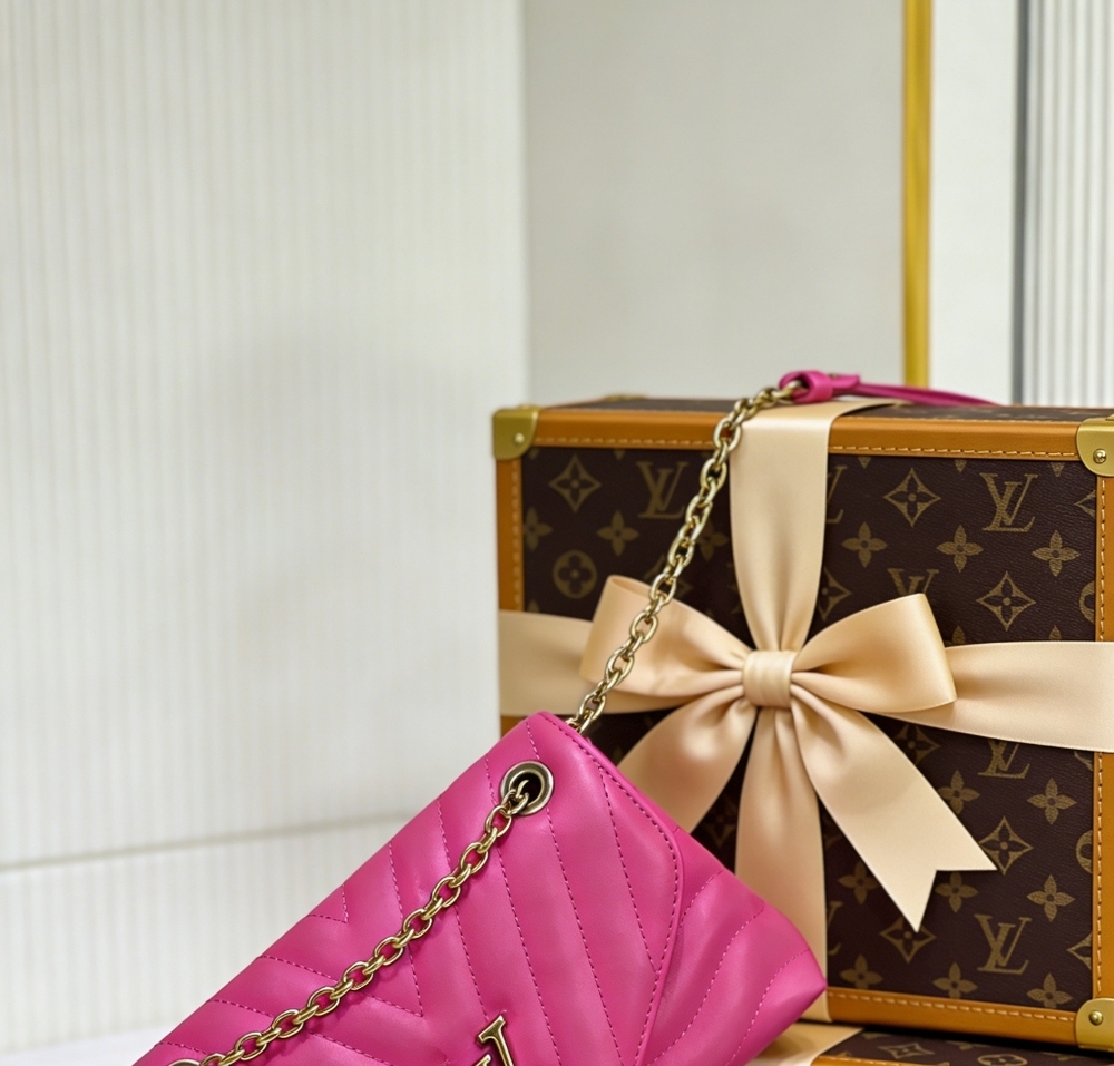 <AUTHENTIC>Louis Vuitton New Wave Chain Bag - Picture 2 of 6